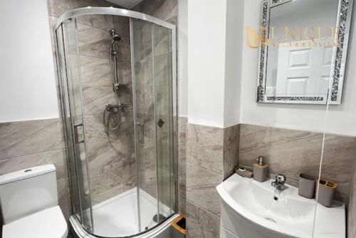 Kopalnica v nastanitvi Unique Accommodation Liverpool - Luxury 2 Bed Apartments , Perfect for Business & Families, Book Now