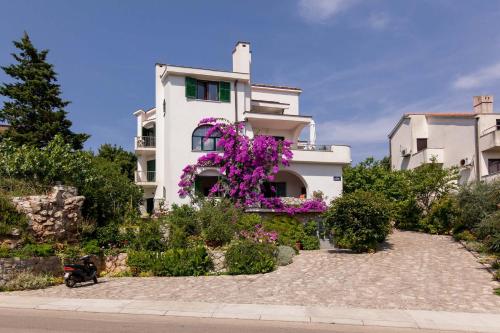 Photo de la galerie de l'établissement Apartments Delfin, à Krk