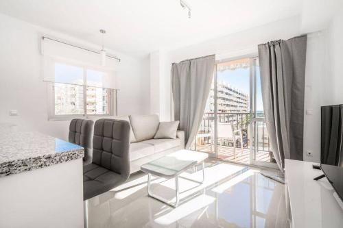 Stunning Fuengirola Gem with city and sea views