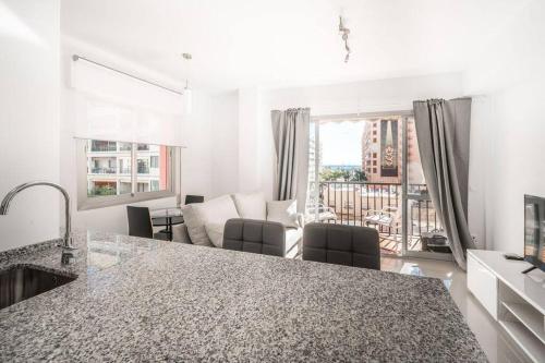 Stunning Fuengirola Gem with city and sea views