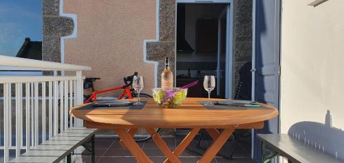 Appartement avec terrasse proche plages et sentiers de randonnée