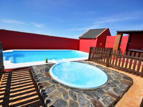 Bungalows con jacuzzi y piscina privados para familias y ...
