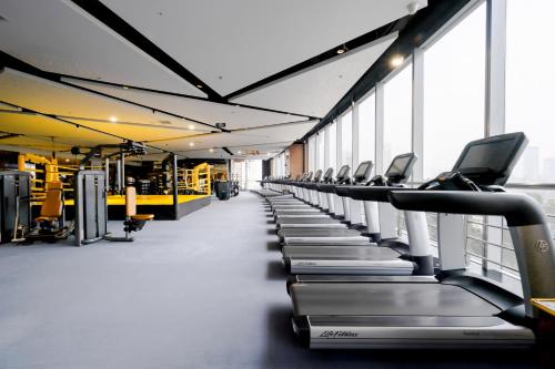 Fitness centrum a/nebo fitness zařízení v ubytování Crowne Plaza Wuxi Taihu by IHG