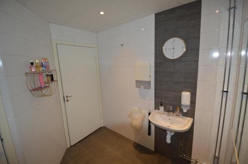 Kúpeľňa v ubytovaní Gästis Tierp