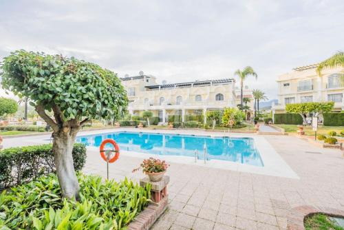 Modern Apt with private garden in Aloha Gardens, Marbella ...