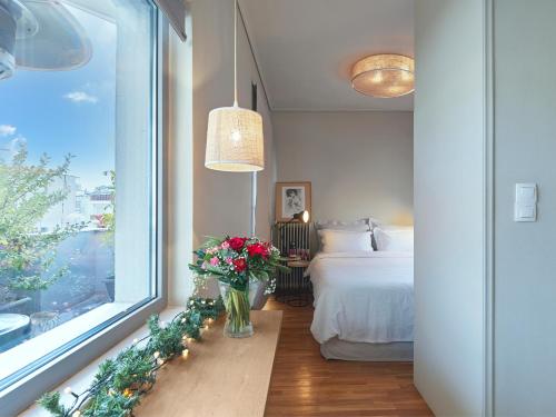 Top Floor Loft with Acropolis View