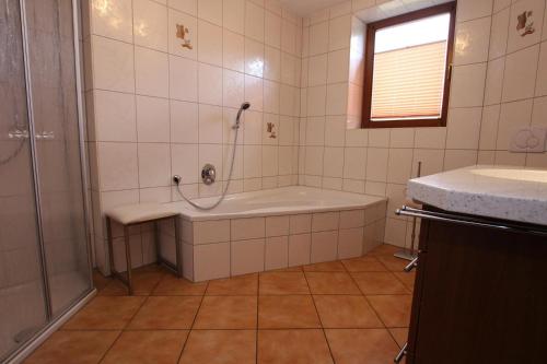 Ванная комната в Holiday complex Landlust, Mühlental
