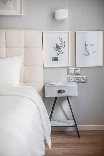 A12 Pristine 1bedrooom flat near Parthenon in Athens' heart