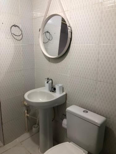 Phòng tắm tại Casa de Hóspedes Manaus - Dormitórios com cozinha
