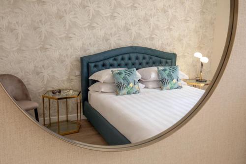 Spanish Steps Victoria Apartment
