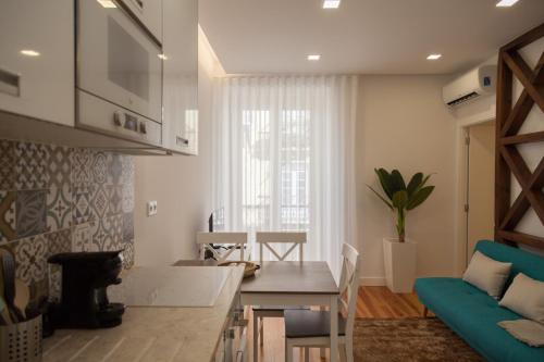 FLH Intendente Portuguese Flat