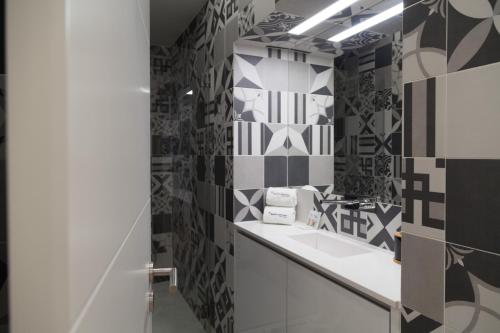 FLH Intendente Portuguese Flat