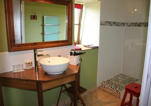 Phòng tắm tại chambres d'hôtes de Létanville