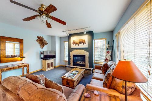 Arrowhead Village Townhome Unit 202 – Photos 2