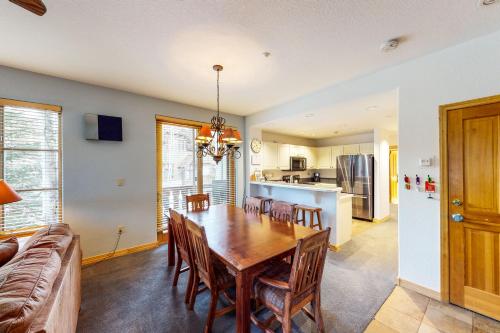Gallery image of Arrowhead Village Townhome Unit 202 in Edwards
