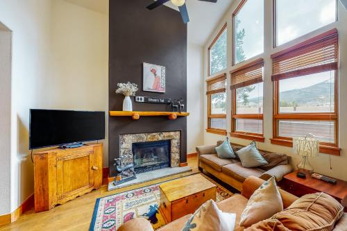 Water Dance Townhome 495 – Photos 2