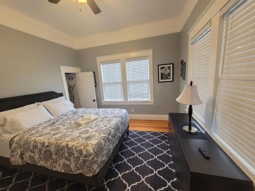 Photo de la galerie de l'établissement Modern Two Bedroom Home, à Lakeland