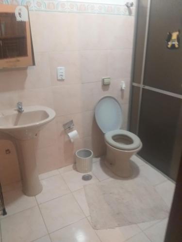 Phòng tắm tại Chacara 70 km de SP - A tranquilidade do campo com conforto da cidade
