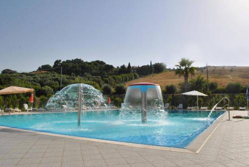 Der Swimmingpool an oder in der Nähe von Country House Vecchio Frantoio