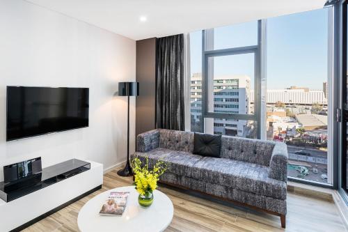 Meriton Suites Mascot Central Image