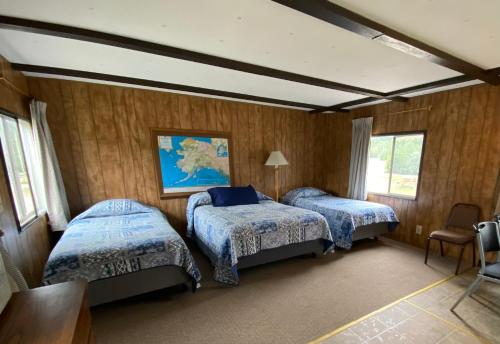Postel nebo postele na pokoji v ubytování Denali RV Park & Motel
