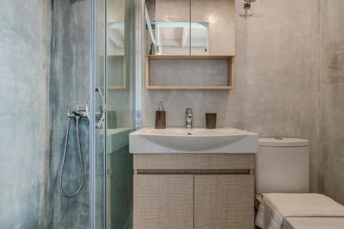 Koupelna v ubytování Cozy holiday home in Cretan country style