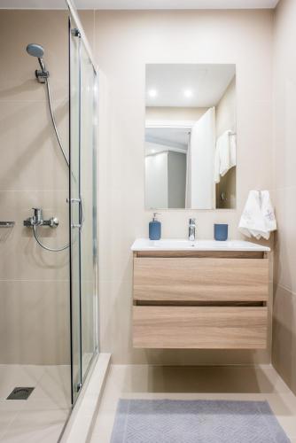 A24 Pristine & sunny suite near Plaka & Parthenon