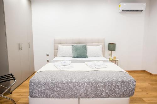 A24 Pristine & sunny suite near Plaka & Parthenon
