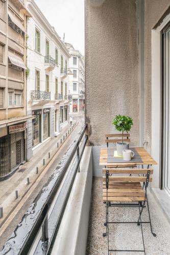 A14 Sunny & chic 2Room apartment near Plaka & Parthenon