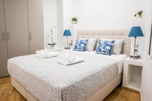 A21 Premium Suite a breath away from Parthenon!