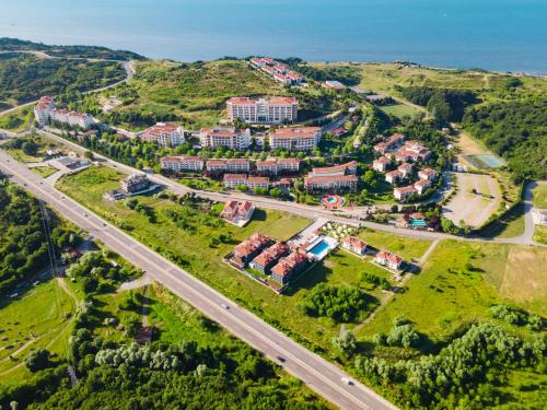 an aerial view of a resort with a road at Uçar Royal Hotel ve Konferans Salonu in Sile