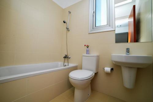 Koupelna v ubytování Coral Bay Villa 7, walking distance to the beach