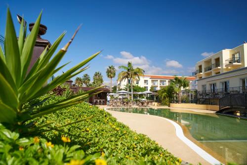 Бассейн в PortoBay Santa Maria - Adults Only или поблизости
