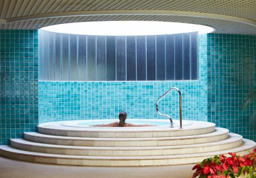 Swimmingpoolen hos eller tæt på Hotel Porto Santa Maria - PortoBay - Adults Only