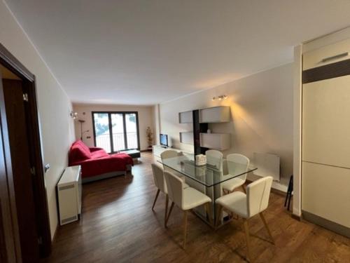  Prat de Baix d'Envalira 7P Envalira-Soldeu Zona Grandvalira -  Room  picture :   Shower    Bath    TV                           