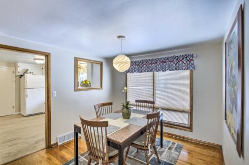 Gambar di galeri bagi Green Bay Home 3 Blocks to Lambeau Field! di Green Bay