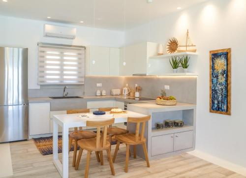 Kuchyňa alebo kuchynka v ubytovaní Soleila Mykonos Villa