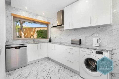 Patroves Sea View - Dream Lodging