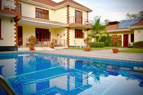 Kolam renang di atau dekat dengan Amani Villa