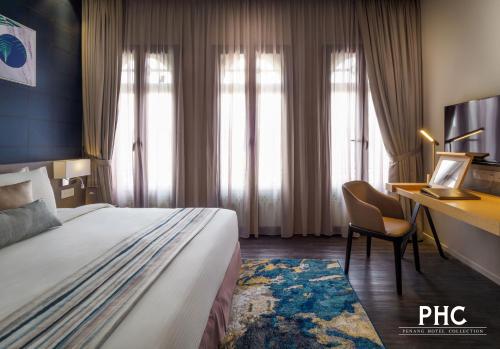 Кровать или кровати в номере Bahari Parade Hotel by PHC
