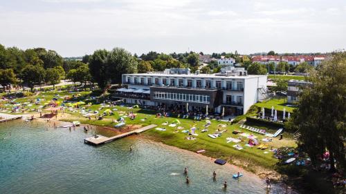 Neufeldersee Hotel & Restaurant