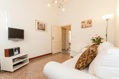 Oltrarno apartments