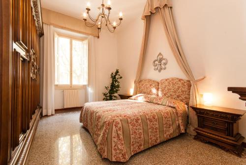 Oltrarno apartments