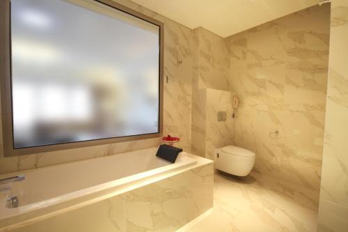 Un baño de Swan River Hotel