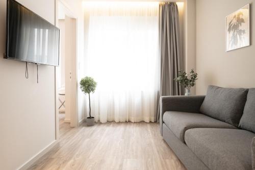 A12 Pristine 1bedrooom flat near Parthenon in Athens' heart