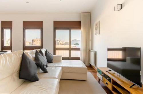 Central Porto 4BR apartment in Porto City center 2MIN METRO and WALK Aliados
