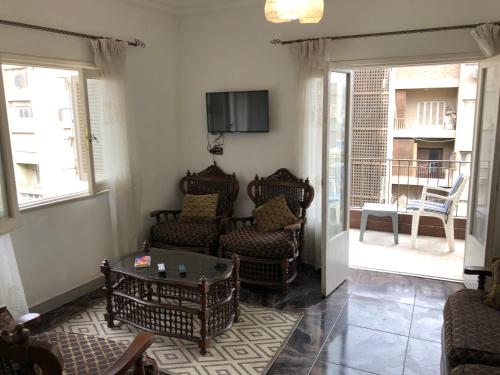 Gallery image of Three-Bedroom Apartment in Mohandseen in Cairo