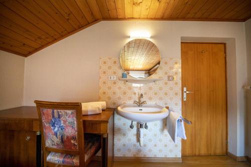 Gallery image of Traditional Apartment Trebe in Ortisei