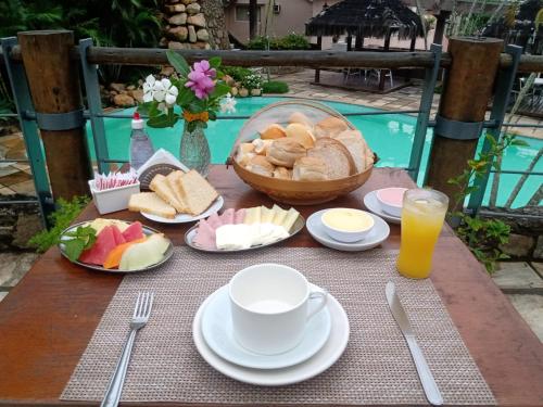 Makanan di atau berdekatan hotel