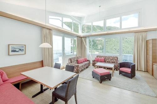 Apartment in Obergurgl with shared fitness tesisinde bir oturma alanı